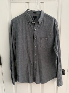 J. Crew Men’s Chambray Denim Slim Fit Button Down Collared Shirt - size Large